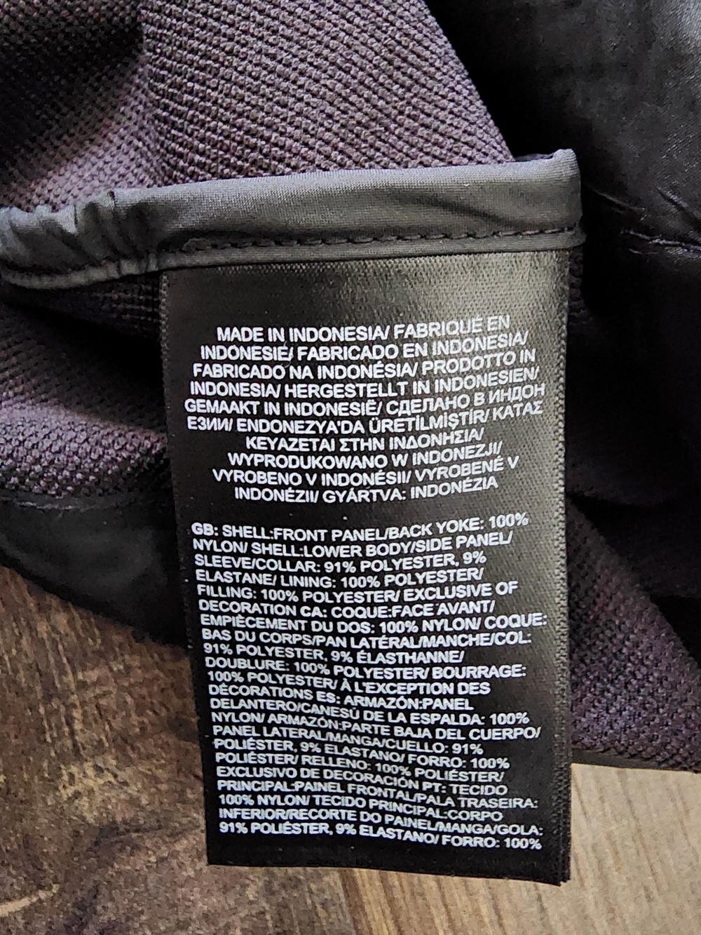 The North Face Women’s Black Quilted Hybrid Jacket - Picture 7 of 8